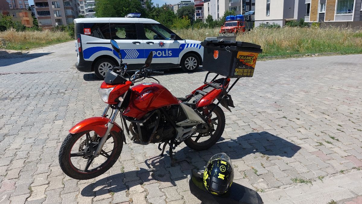 Samsun'da motosiklet ile hasta servis minibüsü çarpıştı: 1 yaralı