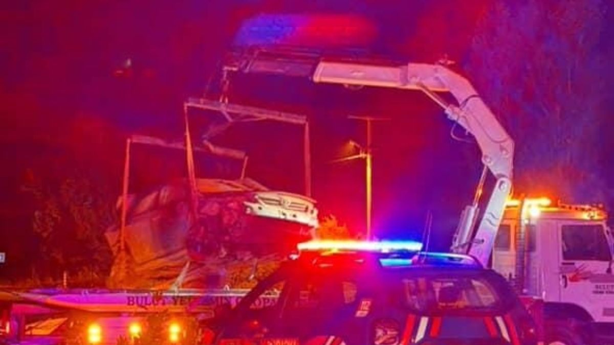 Muğla'da çukura düşen otomobildeki 4 kişi yaralandı