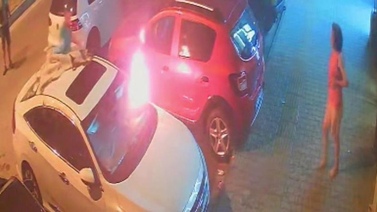 Samsun'da otomobil battaniyeyle ateşe verildi