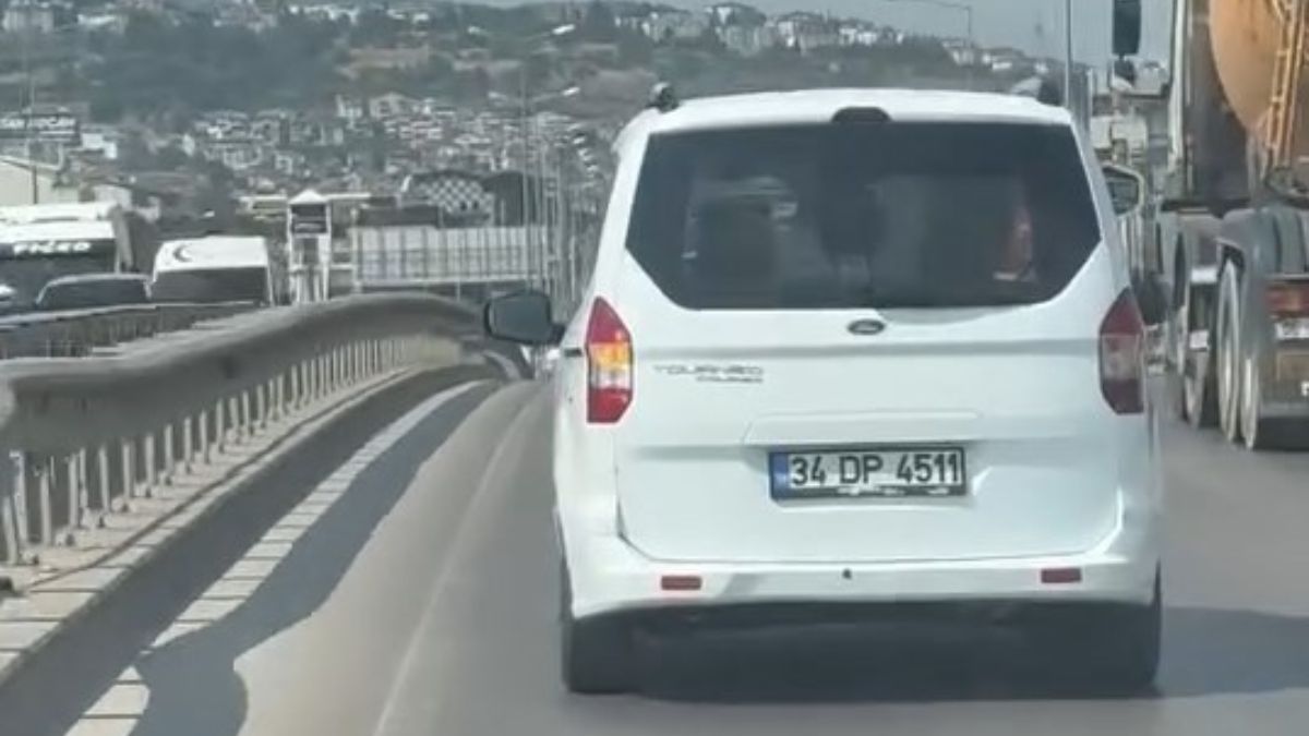 Kocaeli'de hasta taşıyan ambulansa yol vermedi