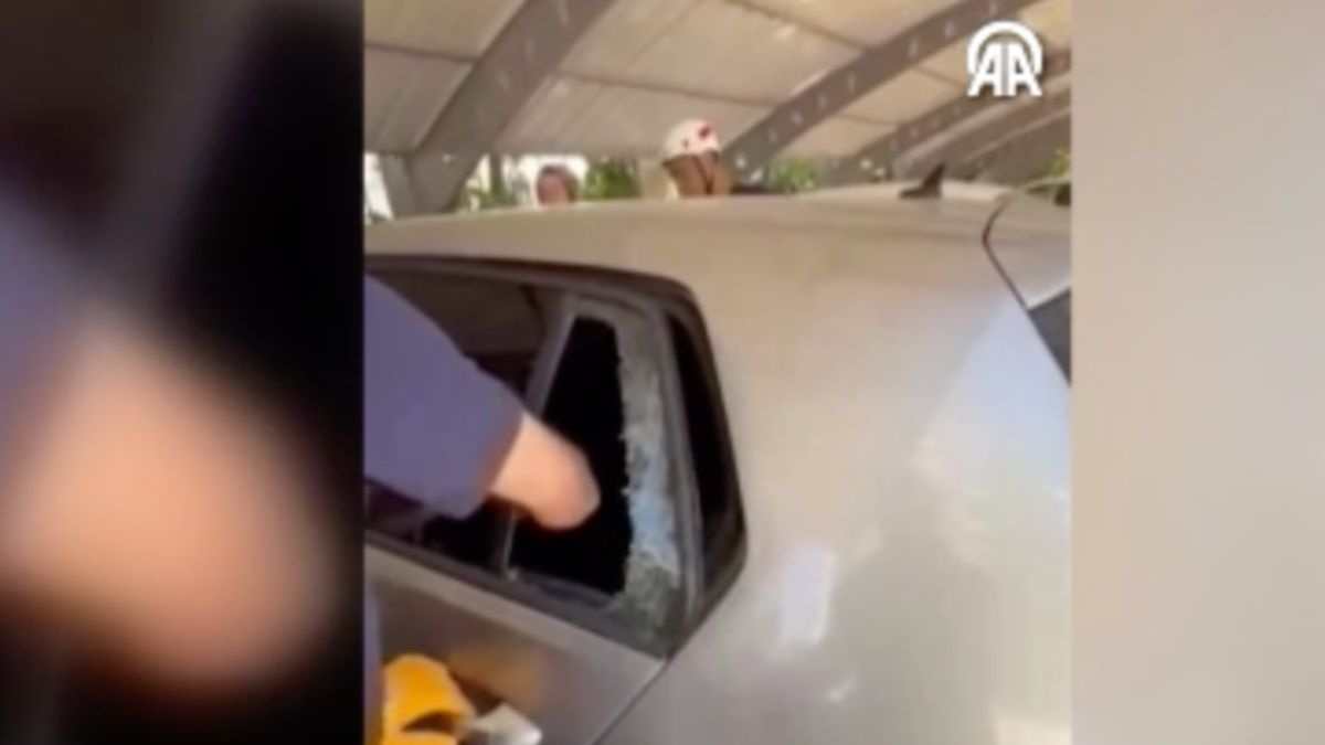 Şanlıurfa'da otomobilde kilitli kalan 3 aylık bebeği itfaiye kurtardı