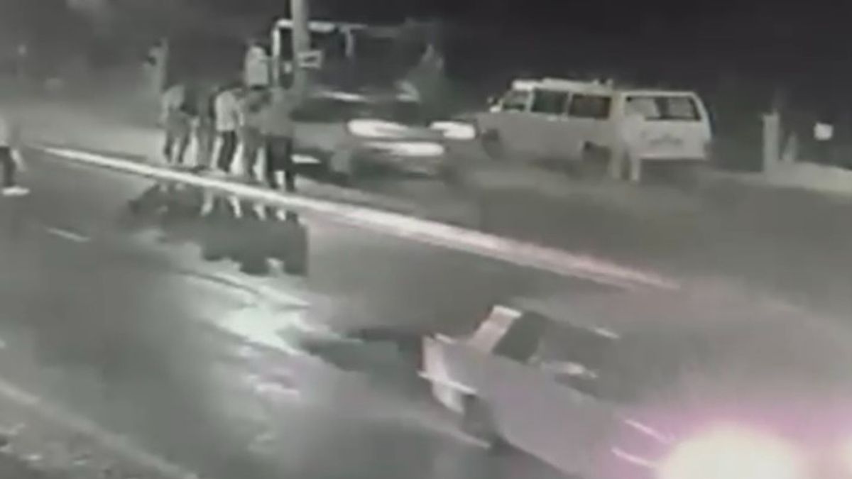 Konya’da otomobilin çarptığı kadın ağır yaralandı: Kaza anı kamerada