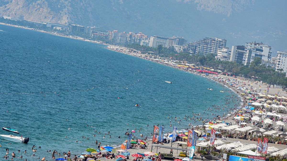 Antalya'da Cuma günü rekor sıcaklıklar bekleniyor