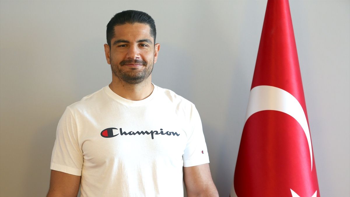 Taha Akgül, yeni şampiyonlar için il il geziyor