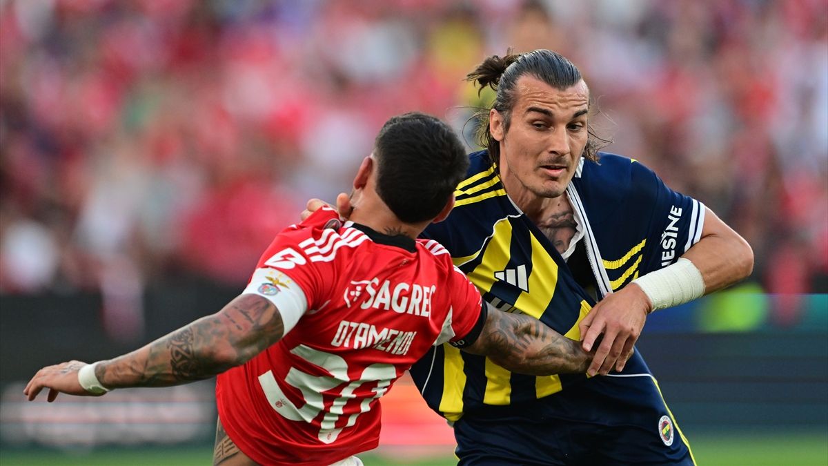 Fenerbahçe hazırlık maçında Benfica'ya yenildi