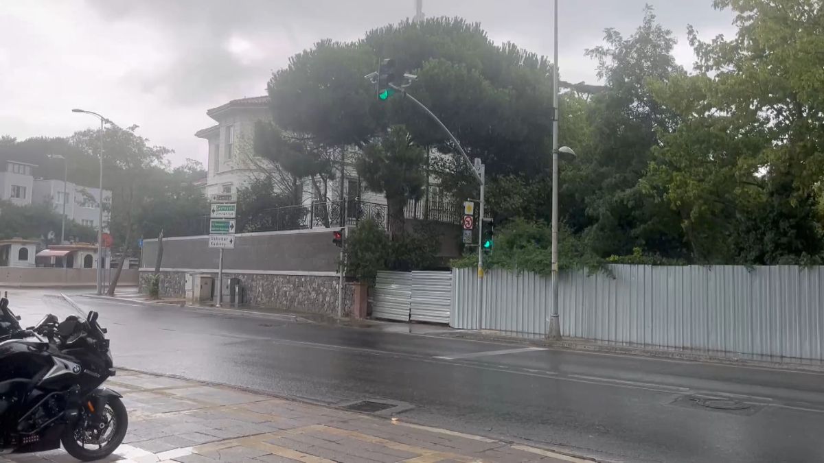 İstanbul'da beklenen yağmur başladı