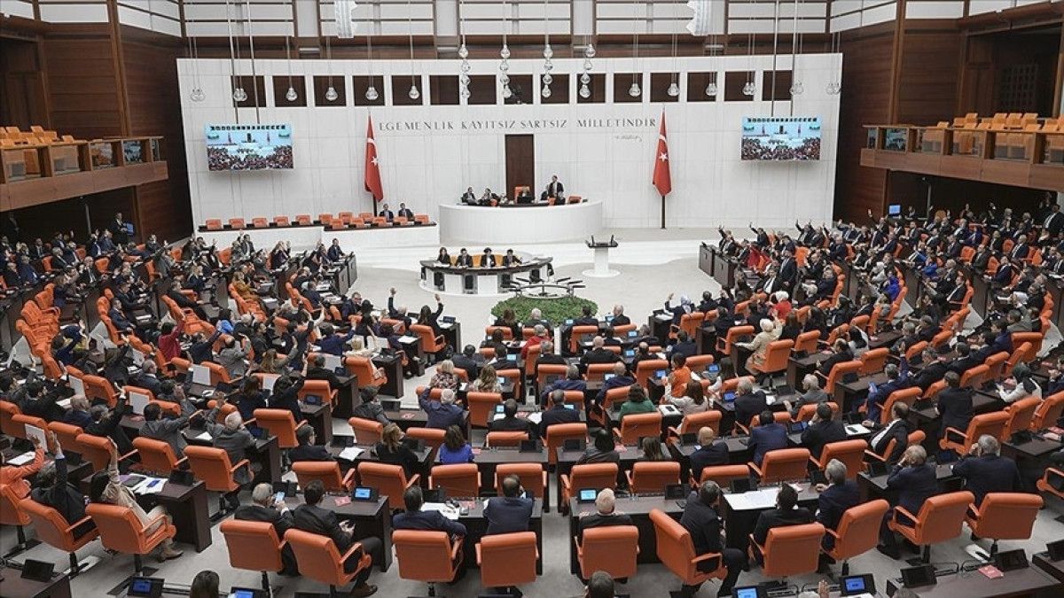 Numan Kurtulmuş'tan parti liderlerine komisyon teşekkürü