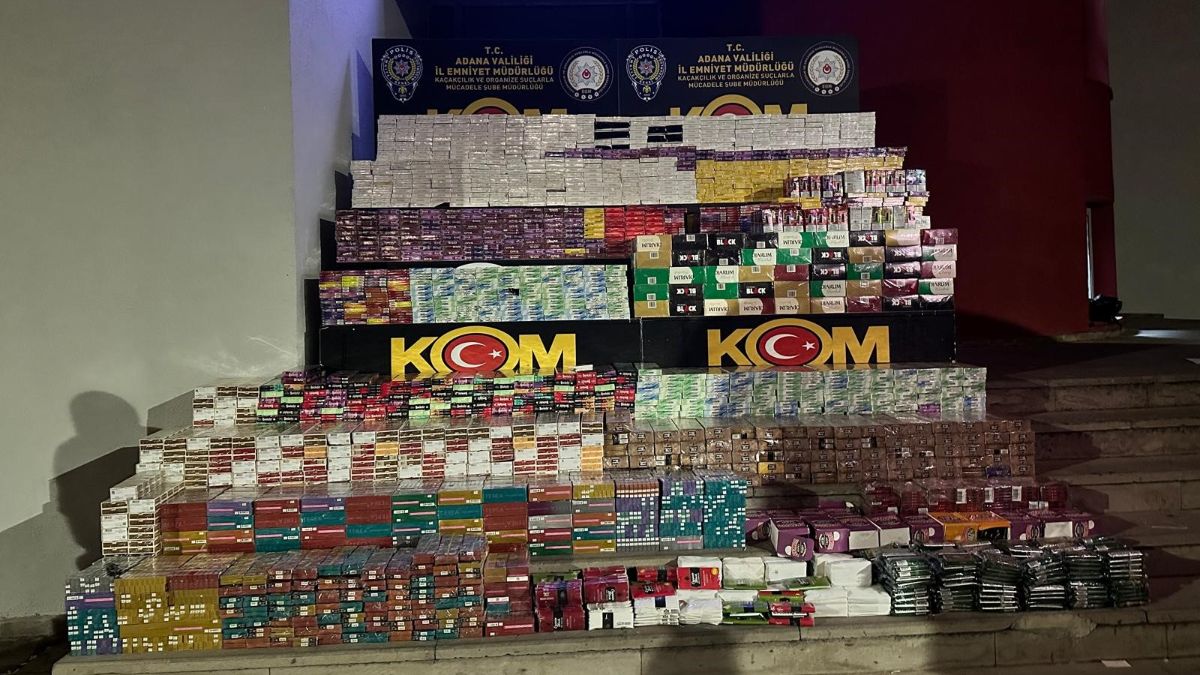 Adana'da saman yüklü tırdan 3 milyon TL'lik gümrük kaçağı sigara çıktı
