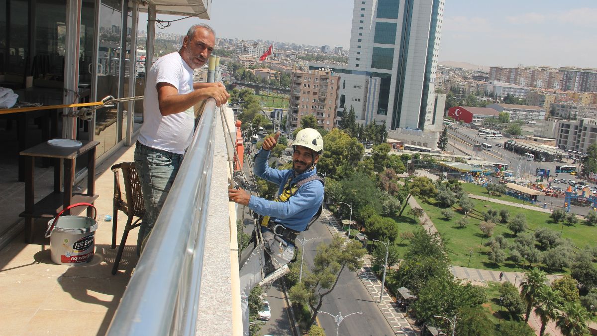 Şanlıurfa'nın endüstriyel dağcıları: Metrelerce yükseklikte çalışıyorlar