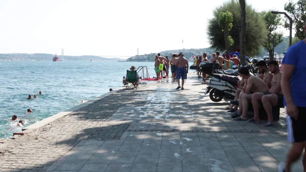 İstanbullular güneşli havada sahillere akın etti