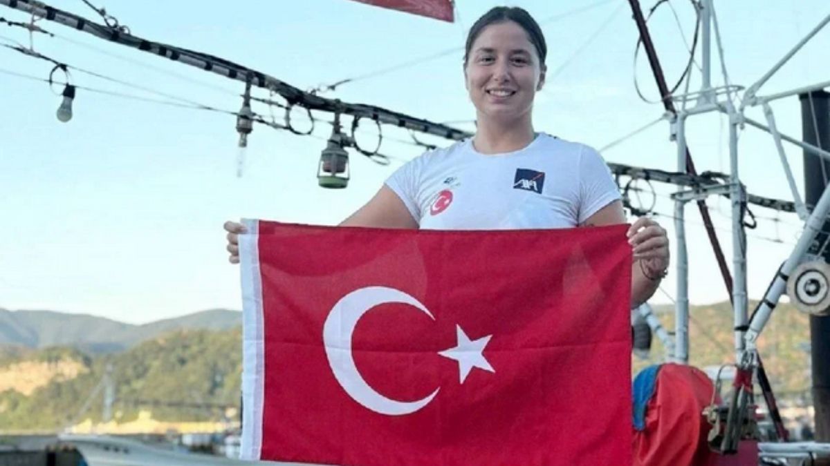 Bengisu Avcı "Okyanus Yedilisi" için kulaç atmaya başladı