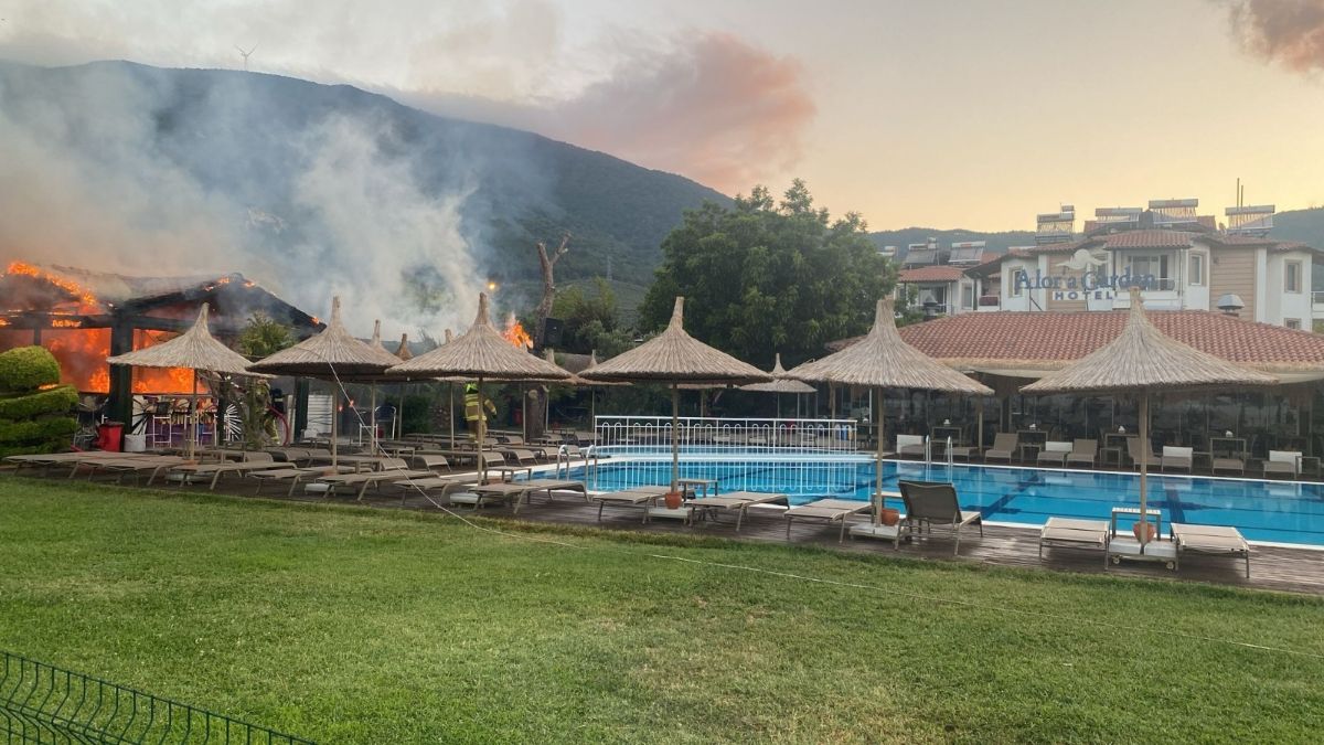 Balıkesir'de otelin bahçesinde korkutan yangın