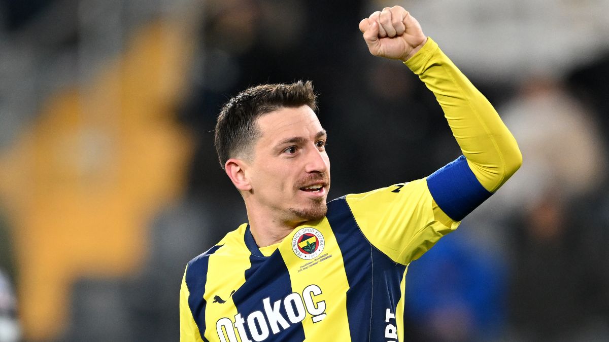 Fenerbahçe’nin yeni kaptanı Mert Hakan Yandaş oldu