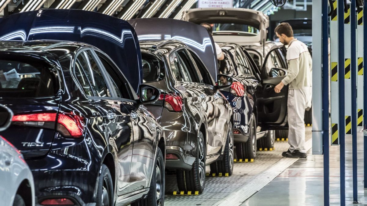 Otomotiv devleri birleşiyor! Ortak araç üretilecek