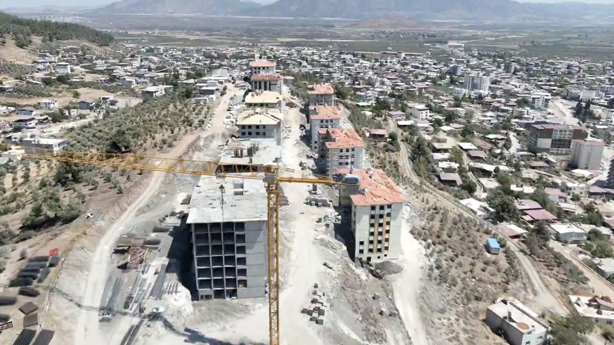 Hatay'da 622 afet konutunun yapımı devam ediyor
