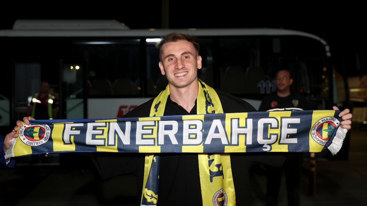 Kerem Aktürkoğlu, Fenerbahçe için İstanbul'a geldi