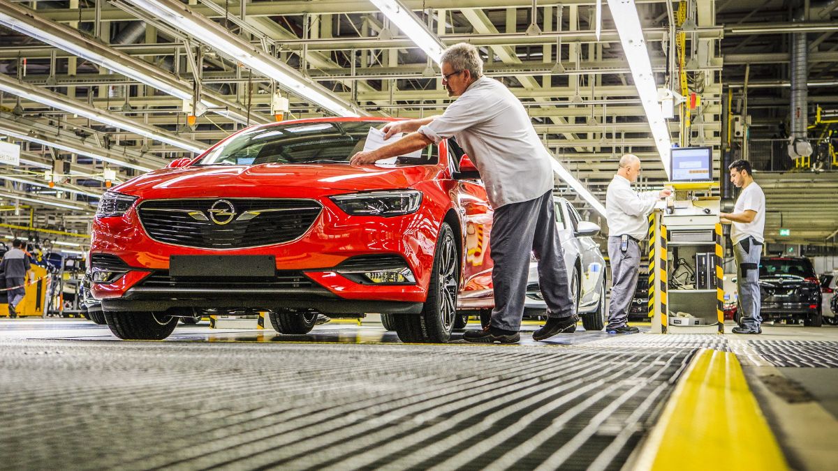 Otomotiv devinden çarpıcı karar! Stratejisini değiştirdi: O araçlar üretilmeyecek