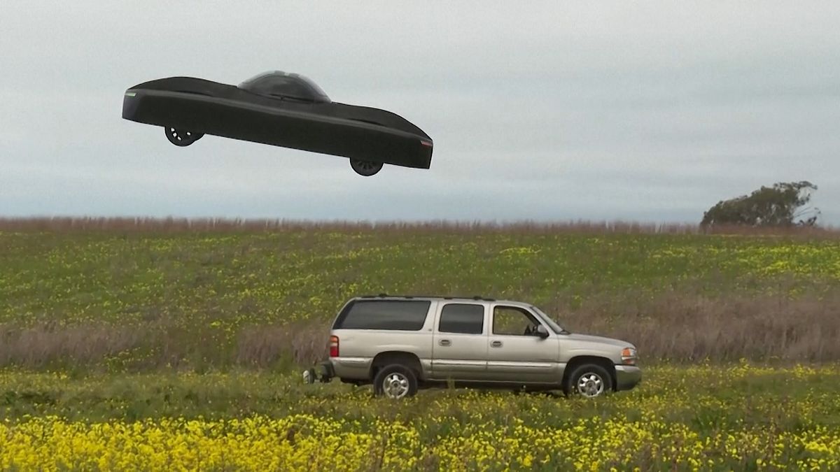 Film değil gerçek: İlk uçan araba modeli test uçuşlarına başladı