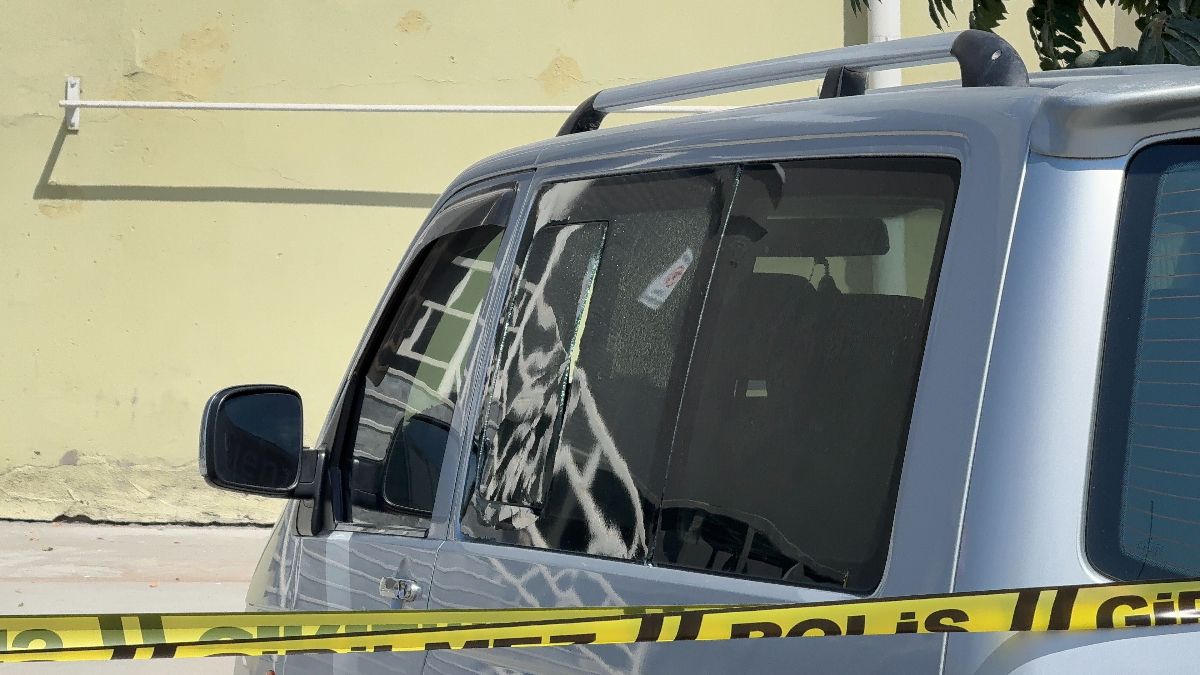İstanbul'da eski eşinin sevgilisi olan kuzenini vurup kaçtı