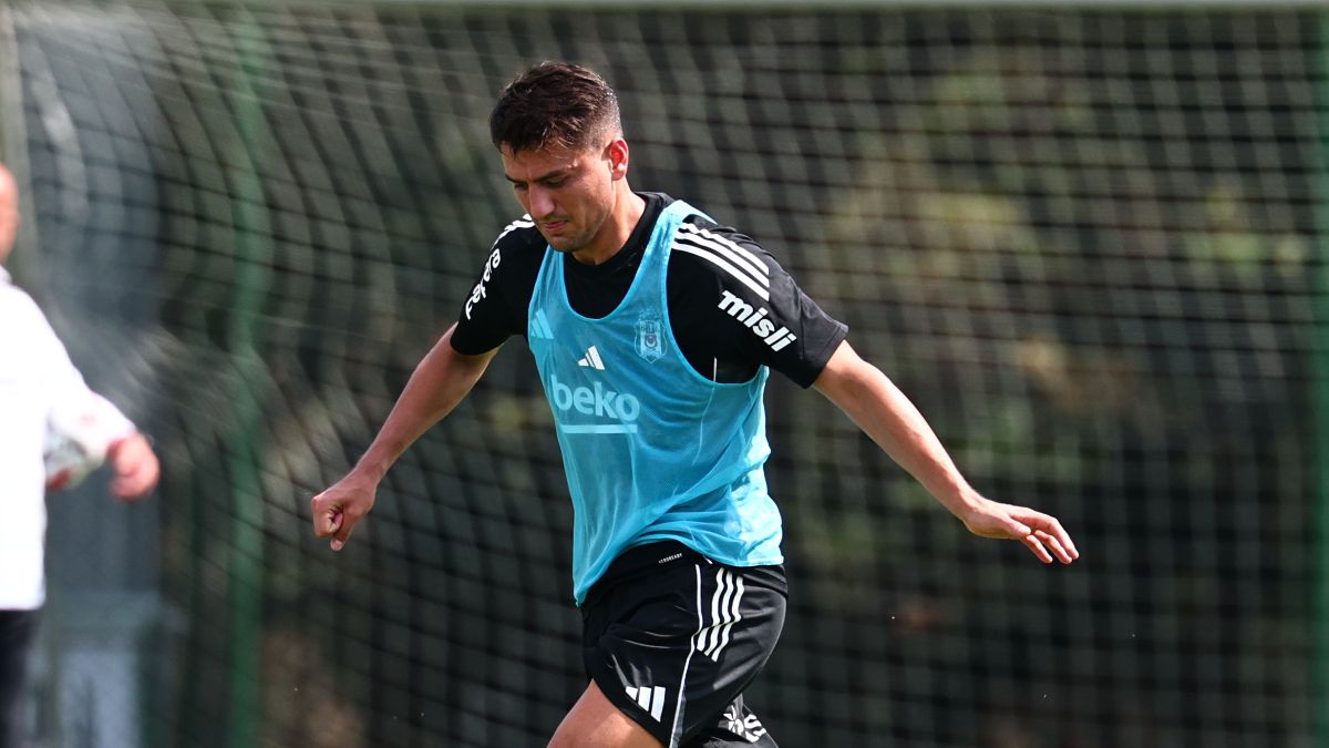 Cengiz Ünder'den Beşiktaş taraftarını heyecanlandıran paylaşım!