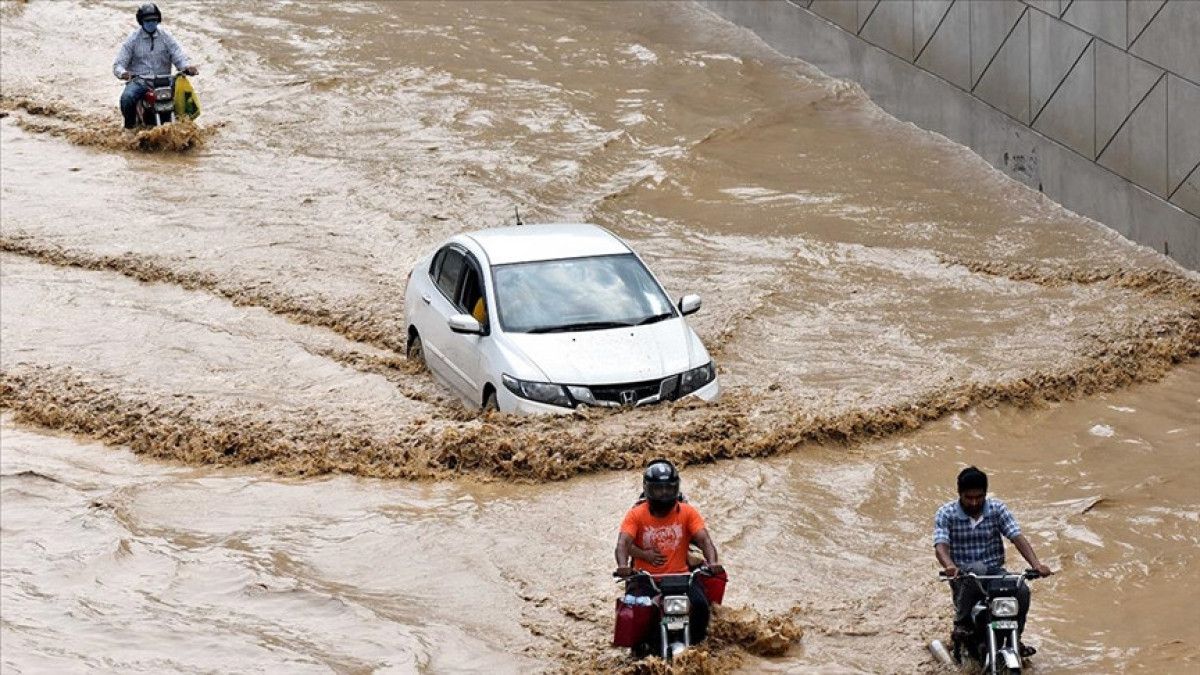Pakistan'ın Pencap eyaletinde sel nedeniyle 122 bin kişi tahliye edildi