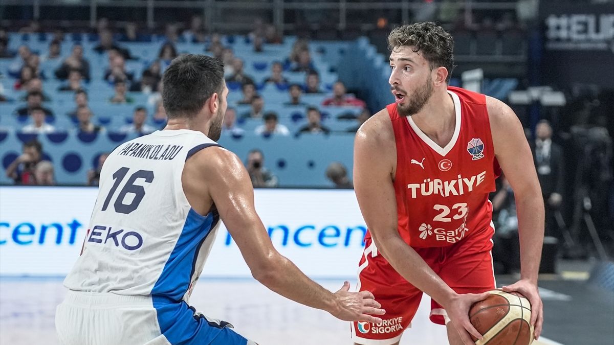 Finaldeyiz! A Milli Erkek Basketbol Takımı, Yunanistan'a fark attı