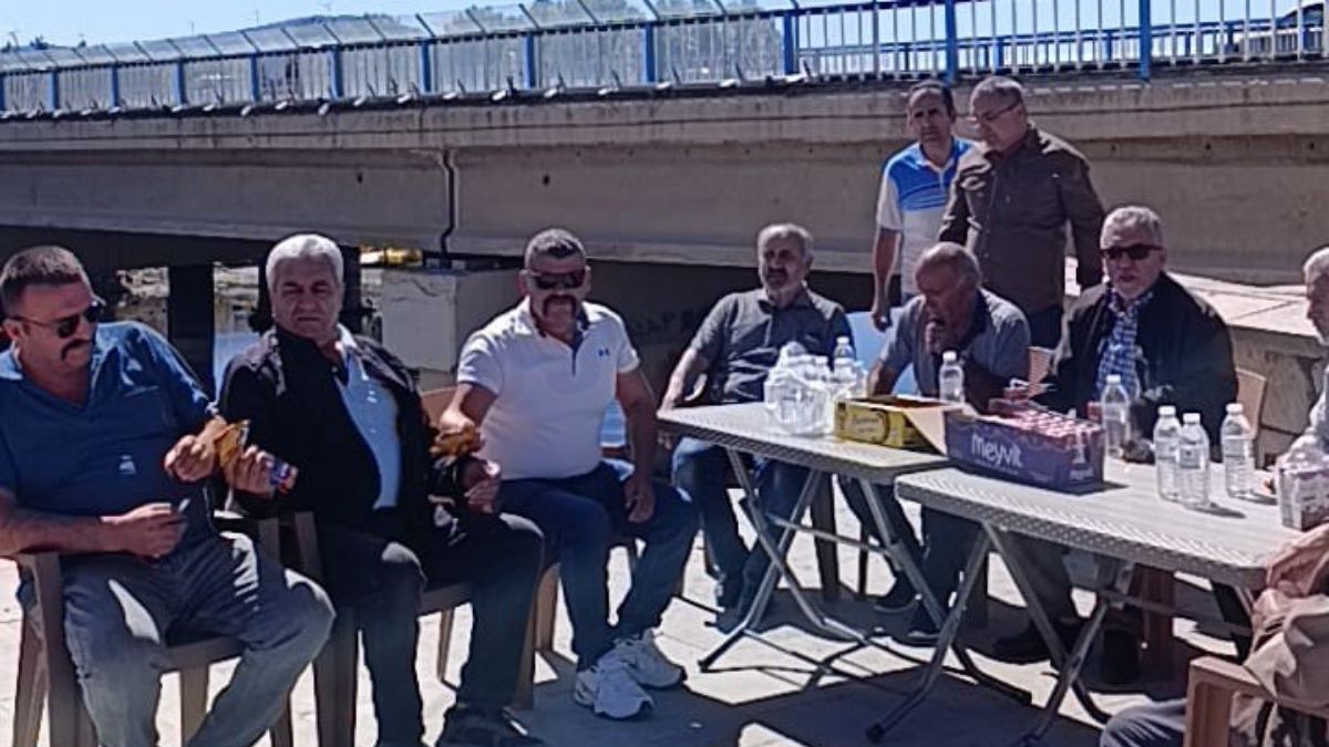 Konya'da Beyşehir Gölü kurudu: Balıkçılar kurban kesip, dua etti