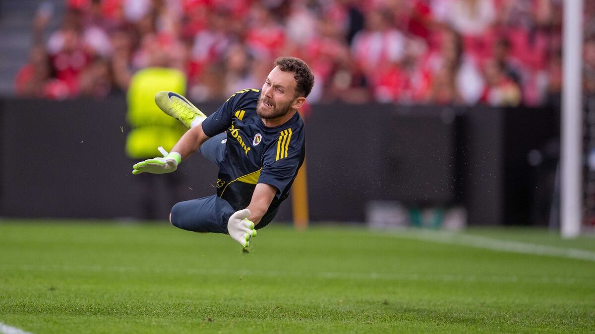 Fenerbahçe'de Tarık Çetin, maçı 5 kurtarışla bitirdi