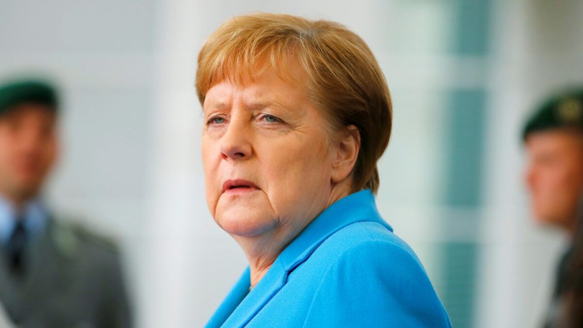 Angela Merkel: Ukrayna savaşının sorumluluğu Polonya ve Baltık ülkelerinde