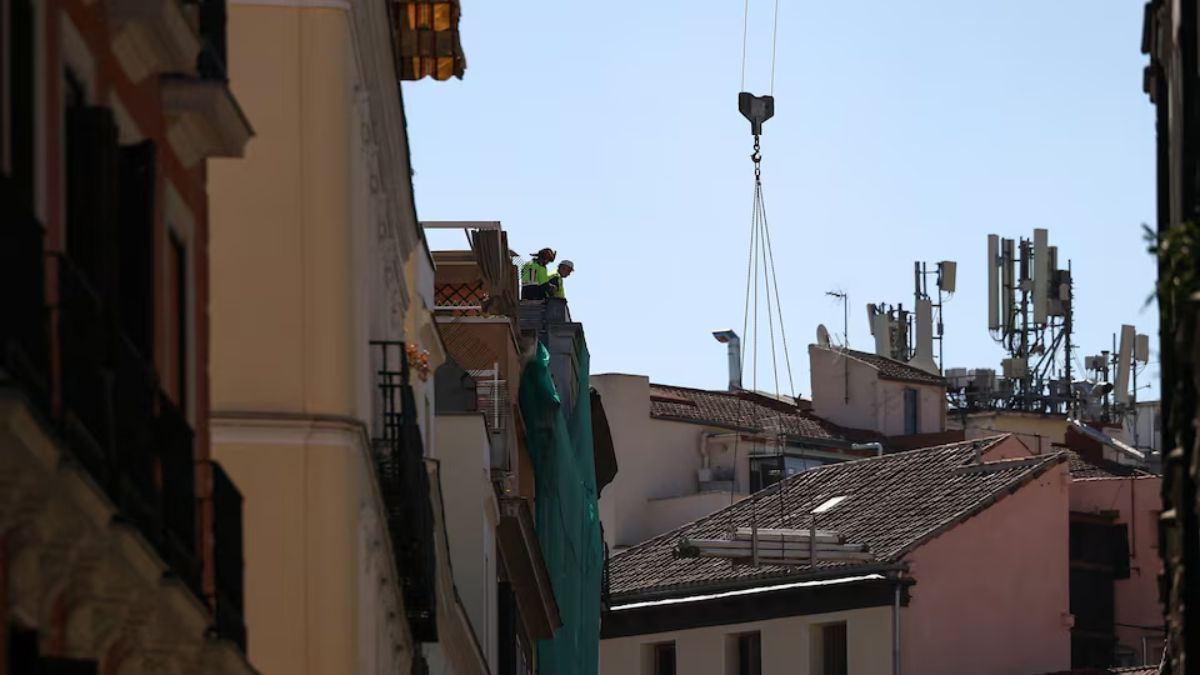 İspanya'da binanın çökmesi sonucu 2 kişi öldü