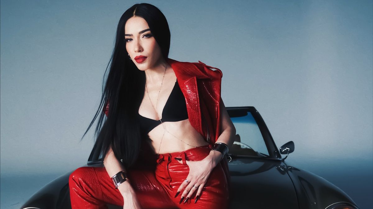 Burcu Güneş'ten göndermeli paylaşım: 'Utanmazlar ilahi tokatla uyandırılır'