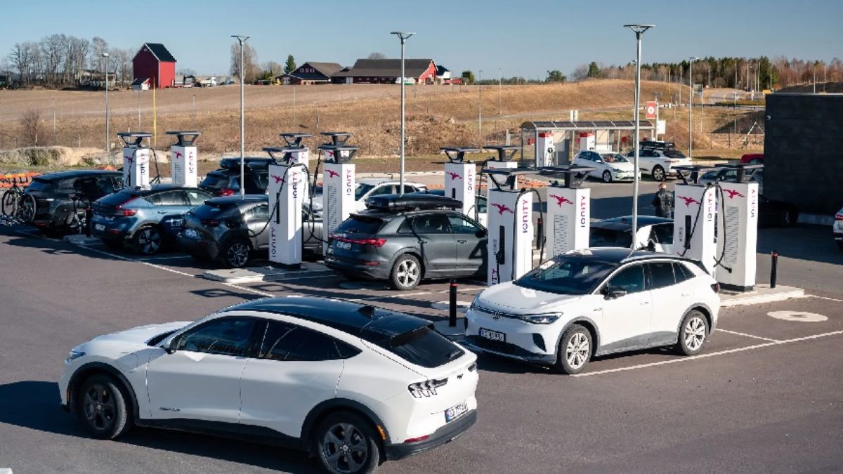 Norveç'te satılan otomobillerin neredeyse tamamı elektrikli oldu