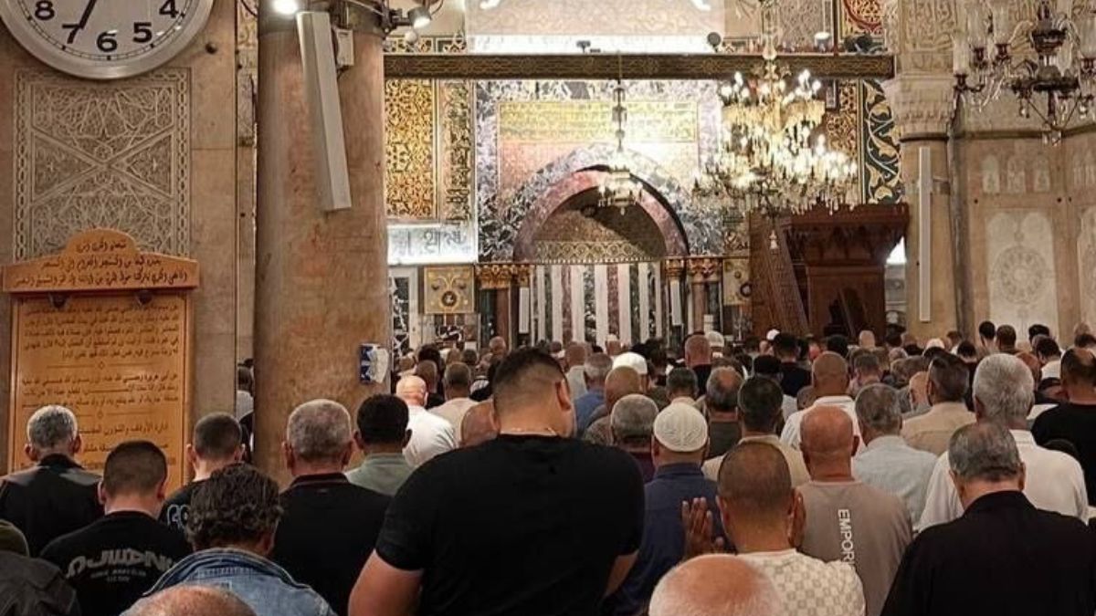 Gazze'nin zaferi: Mescid-i Aksa'da sabah namazı kılındı