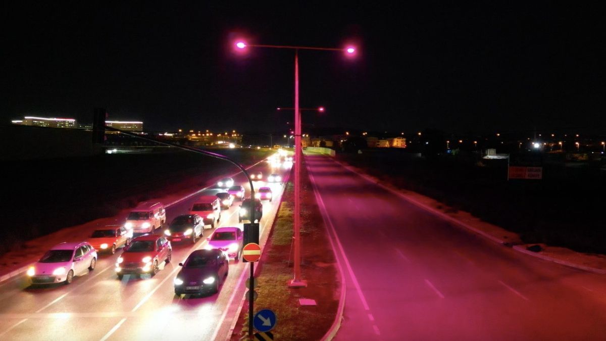 Sokak lambaları pembe yanacak: İşte sebebi