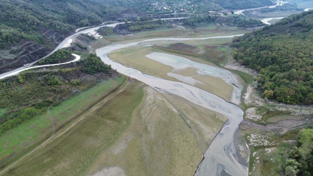 İstanbul'un su kaynaklarında Hasanlar Barajı'nda doluluk yüzde 20'ye düştü