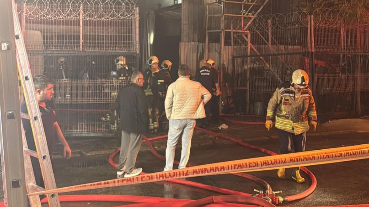 Ankara’da oto tamir dükkanında yangın paniği