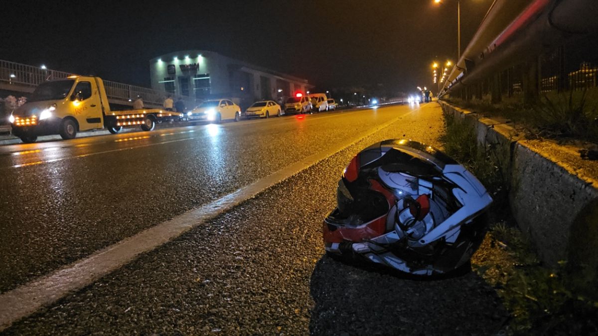 Çorum'da çelik bariyere çarpan motosikletin sürücüsü can verdi