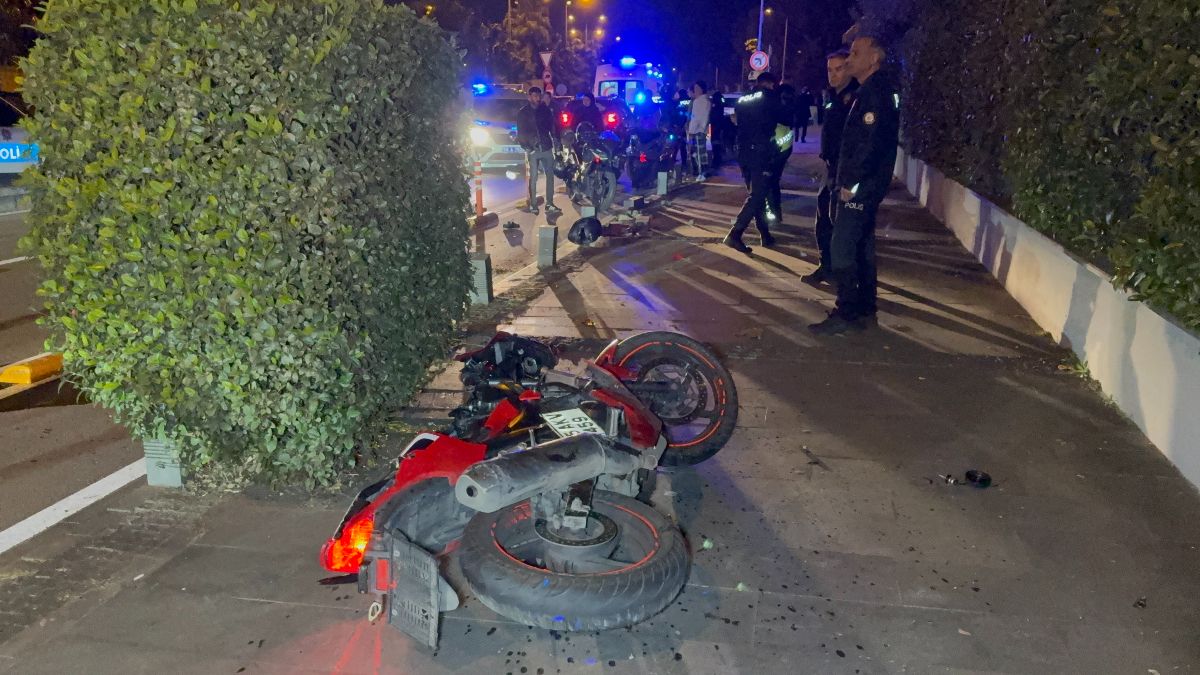 Samsun’da motosiklet yayaya çarptı: 3 kişi ağır yaralandı