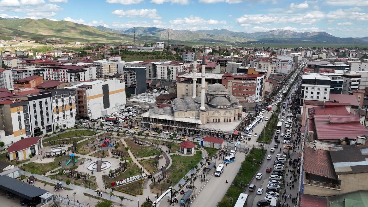 Devlet Bahçeli'nin Terörsüz Türkiye adımlarına Hakkari'den destek