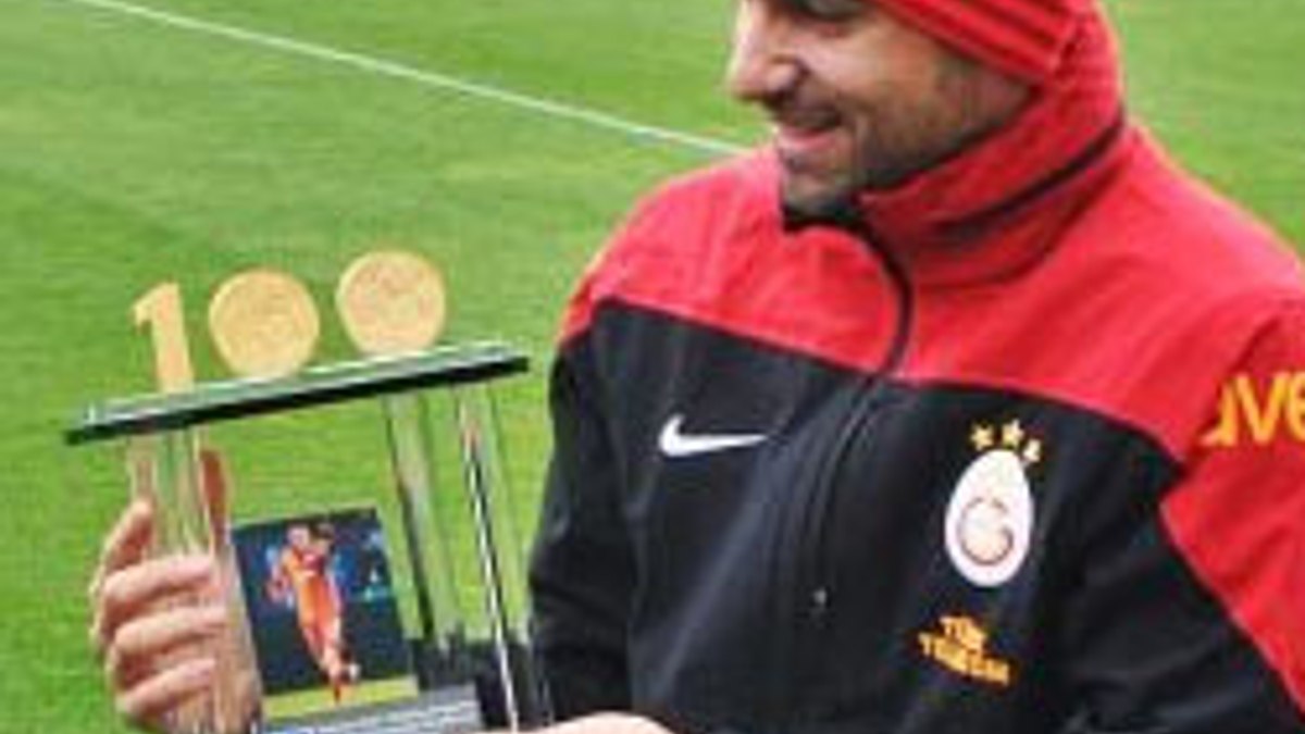 Burak Yılmaz'a 100'ler Kulübü jesti