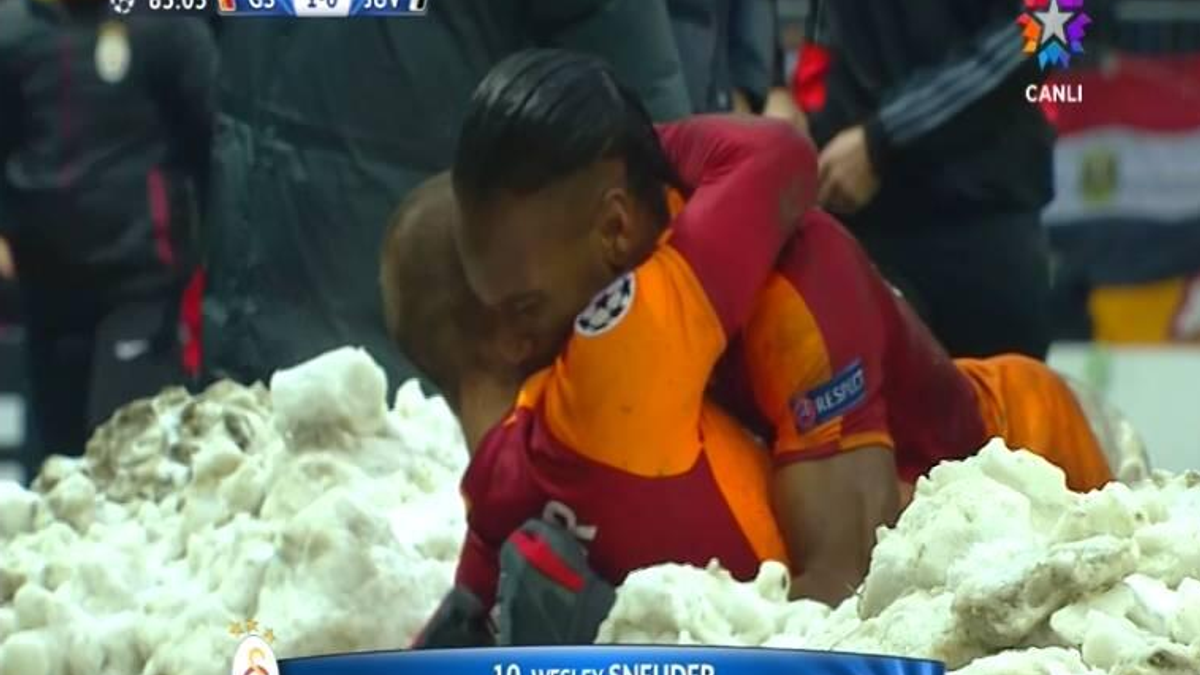 Sneijder'le Drogba'dan duygusal gol sevinci