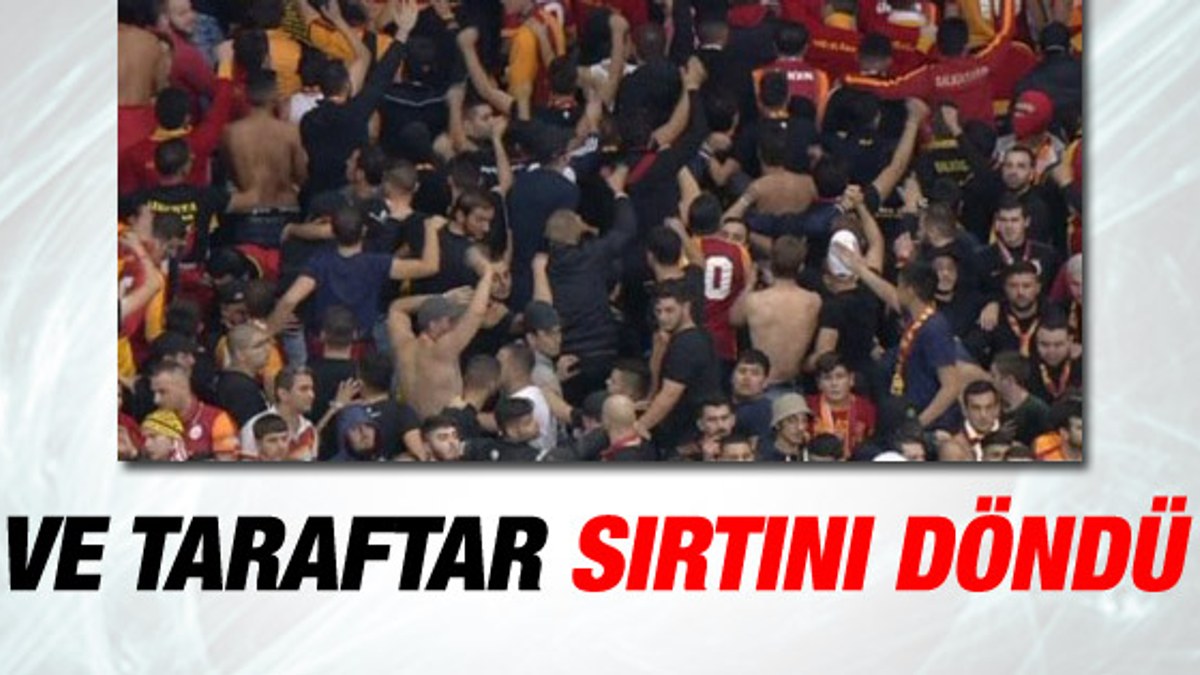 Galatasaray taraftarı takımına sırtını döndü