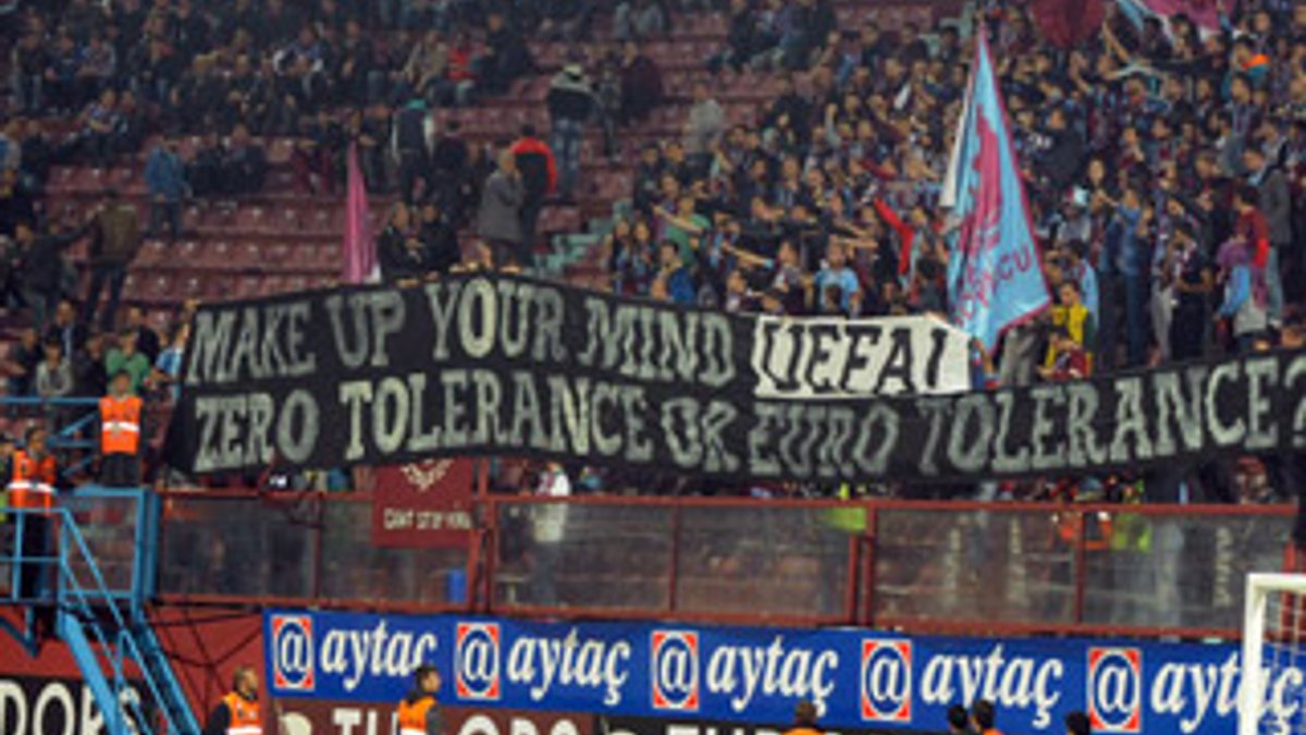 Trabzonspor taraftarından UEFA'ya şike pankartı