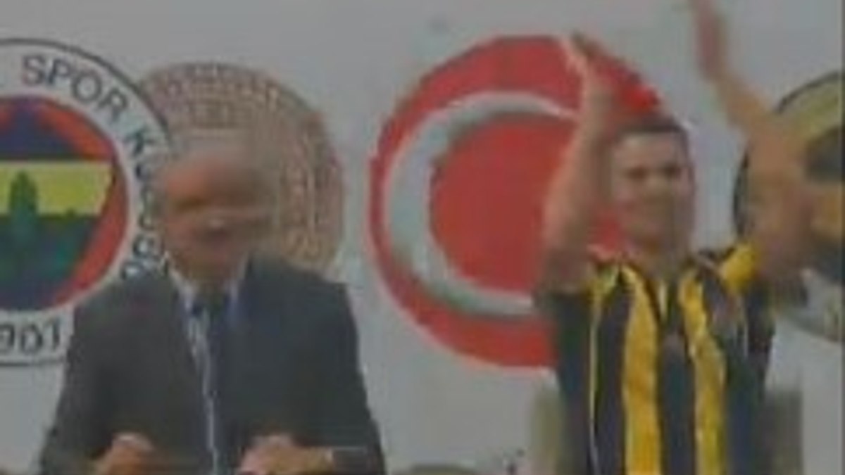 Van Persie Fenerbahçe'ye imzayı attı