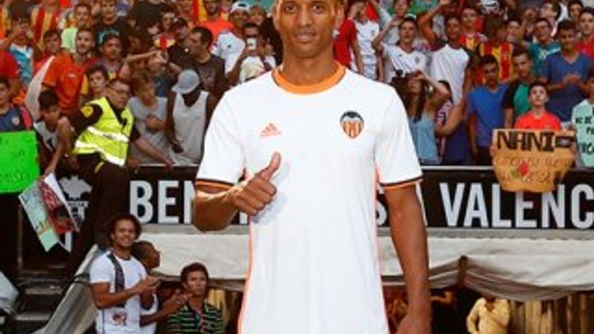 Luis Nani imza töreninde Capoeira yaptı - İZLE