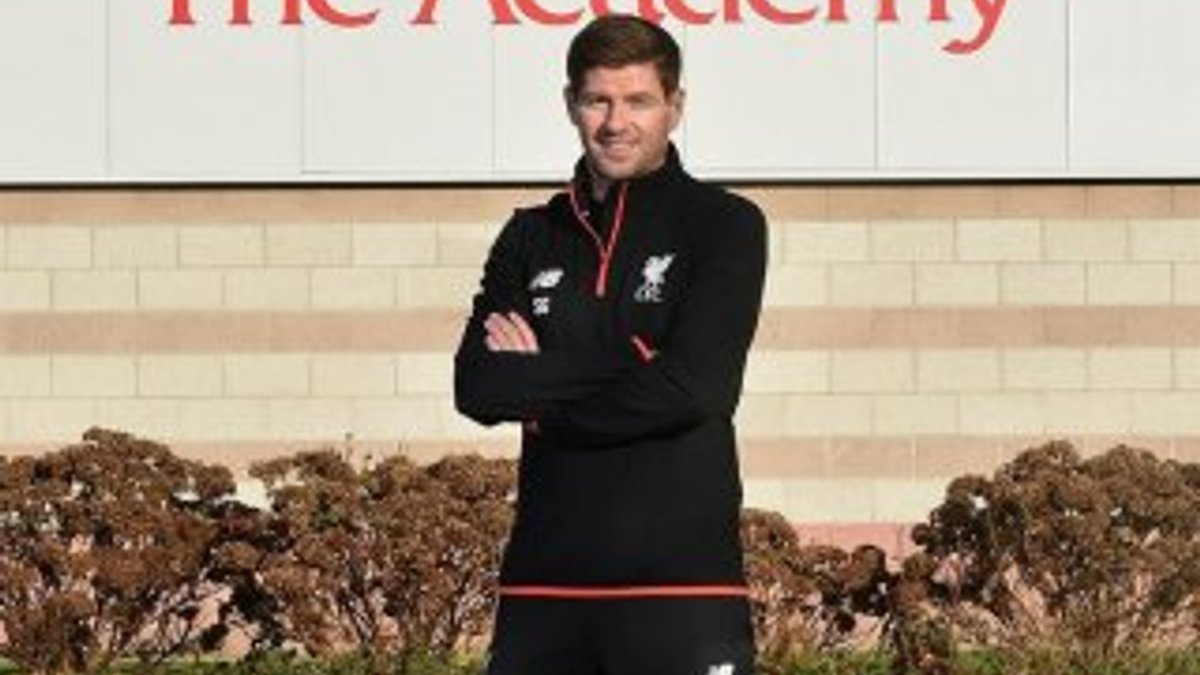 Liverpool'un efsanesi Gerrard geri döndü
