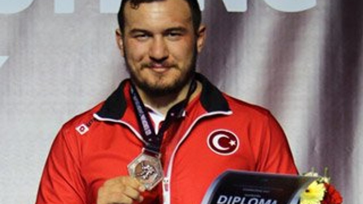 Genç güreşçi Fatih Başköy Avrupa üçüncüsü