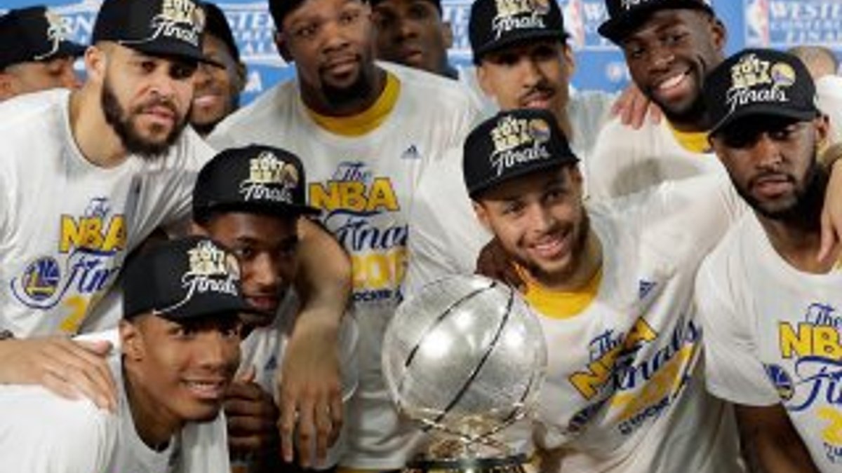 Warriors Batı'da namağlup şampiyon oldu