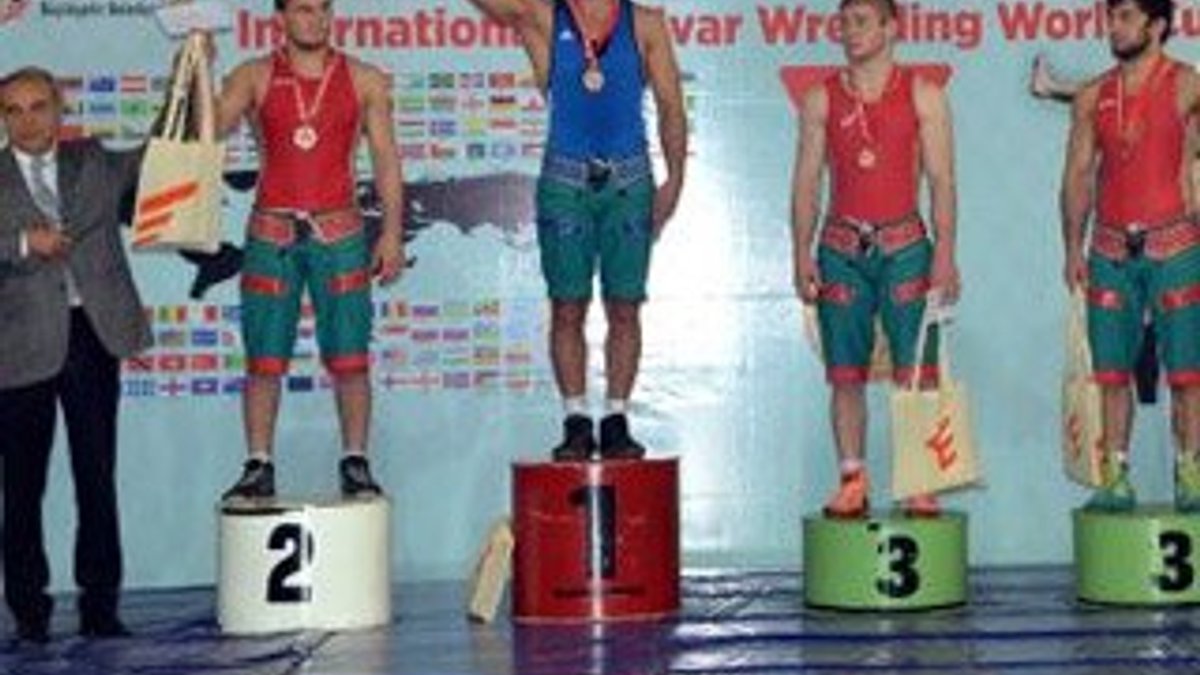 Türkiye Şalvar Güreşi'nde dünya şampiyonu