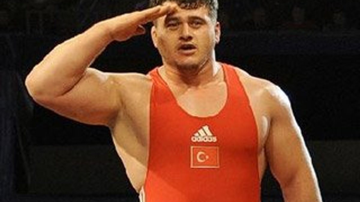 Bulgaristan'da milli güreşçilerden madalya yağmuru